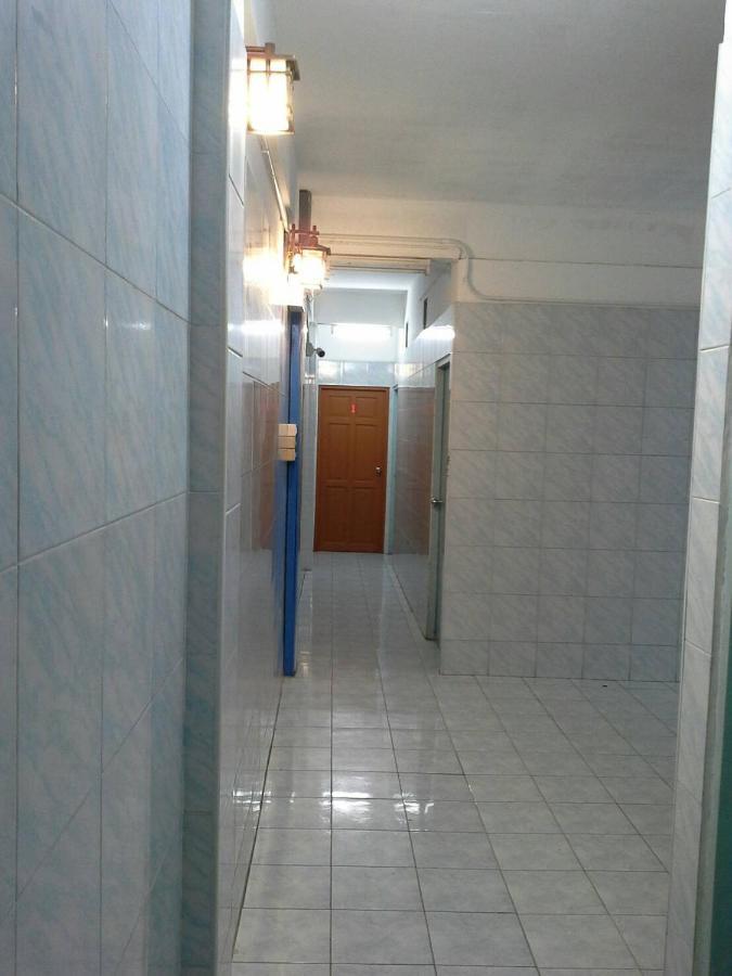New Central Guesthouse Bangkok Bagian luar foto